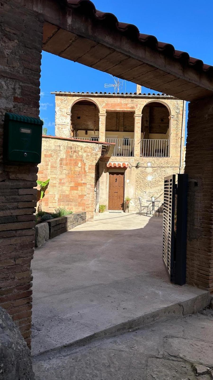 Habitacion L'Elefant En Casa Cami De Les Aiguees Monistrol De Montserrat Exterior photo